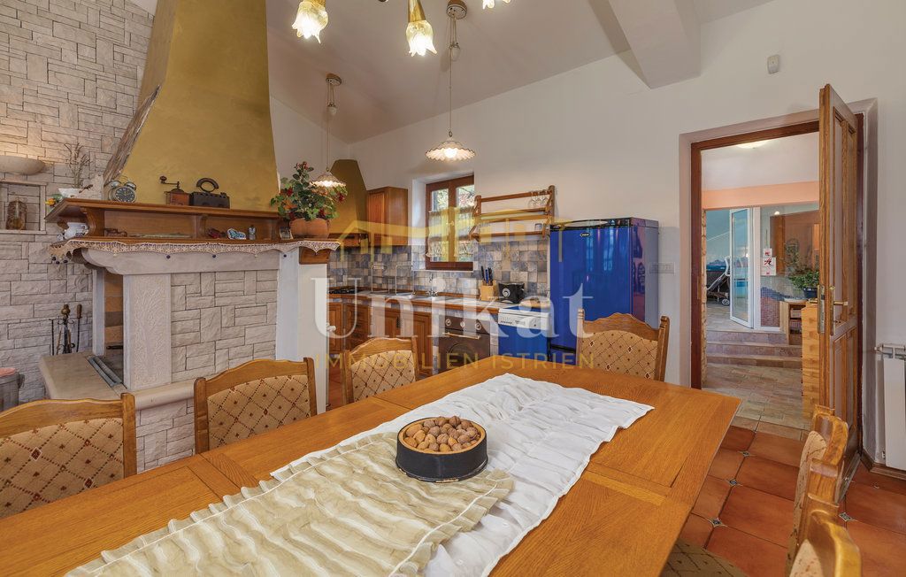 Enonadstropna hiša z wellness prostorom